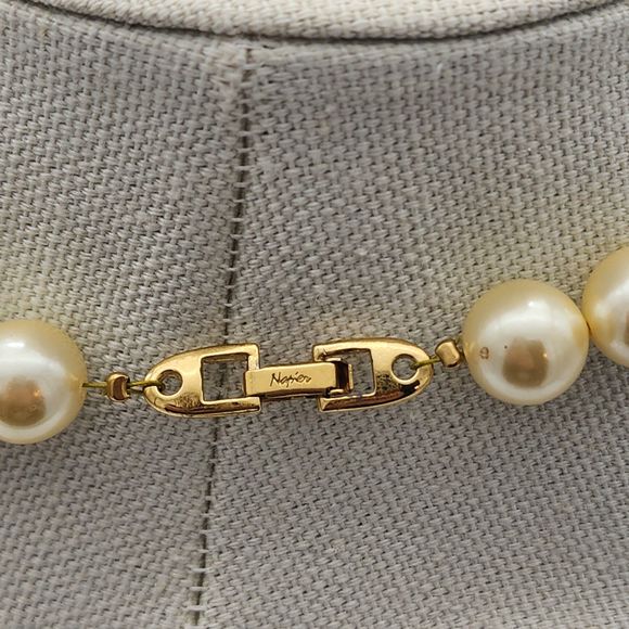 Napier Vintage 80s Simulated Pearl 16" Necklace - Picture 4 of 6